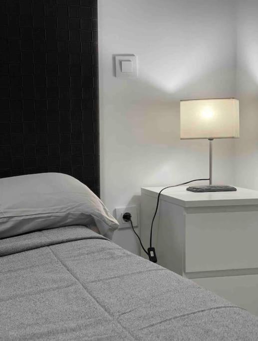 Encantador Apartamento Plaza Mayor Madrid Centro Esterno foto