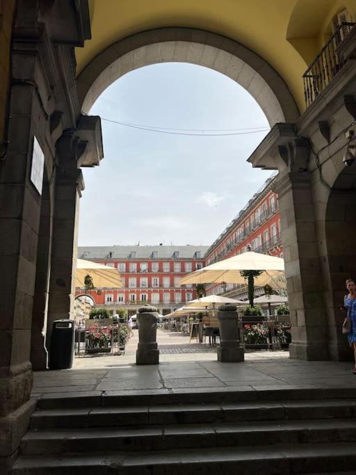 Encantador Apartamento Plaza Mayor Madrid Centro Esterno foto