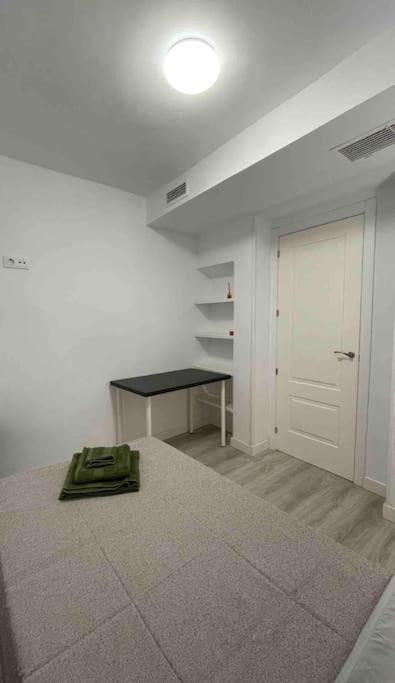Encantador Apartamento Plaza Mayor Madrid Centro Esterno foto