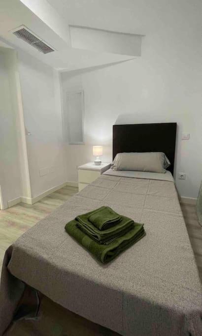 Encantador Apartamento Plaza Mayor Madrid Centro Esterno foto